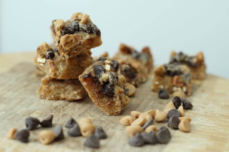 Easy Sugar Cookie Layer Bars via Stilettos & Diapers