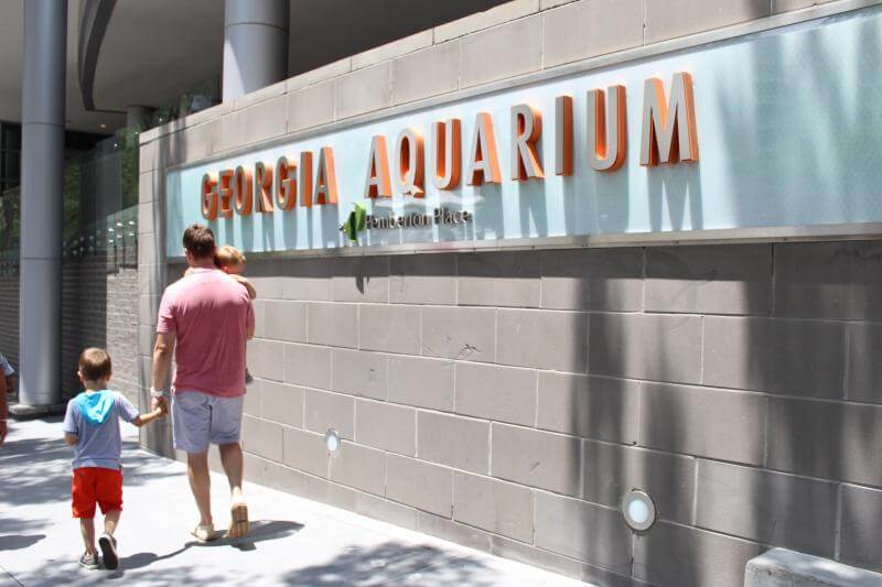 Stilettos and Diapers: Georgia Aquarium with kids