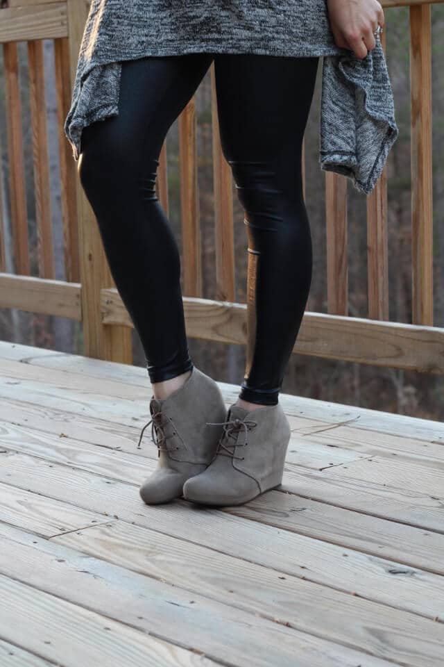 Leather leggings, booties, tunic. Via Stilettos and Diapers