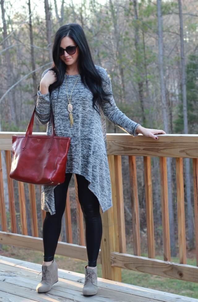 Leather leggings, booties, tunic. Via Stilettos and Diapers