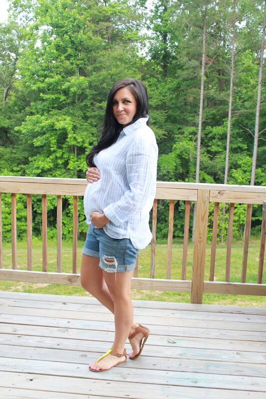 Boyfriend denim shorts, linen shirt, 25 weeks pregnant: Stilettos and Diapers
