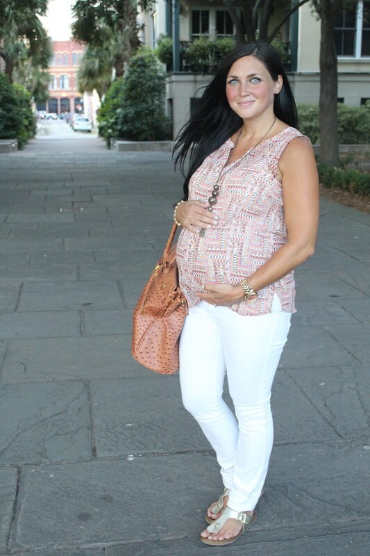 Pregnancy, maternity style, white skinny jeans, pattern top