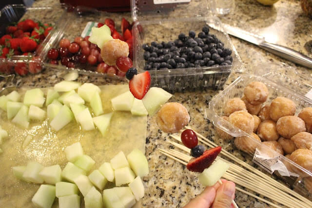 How to make fruit kabobs