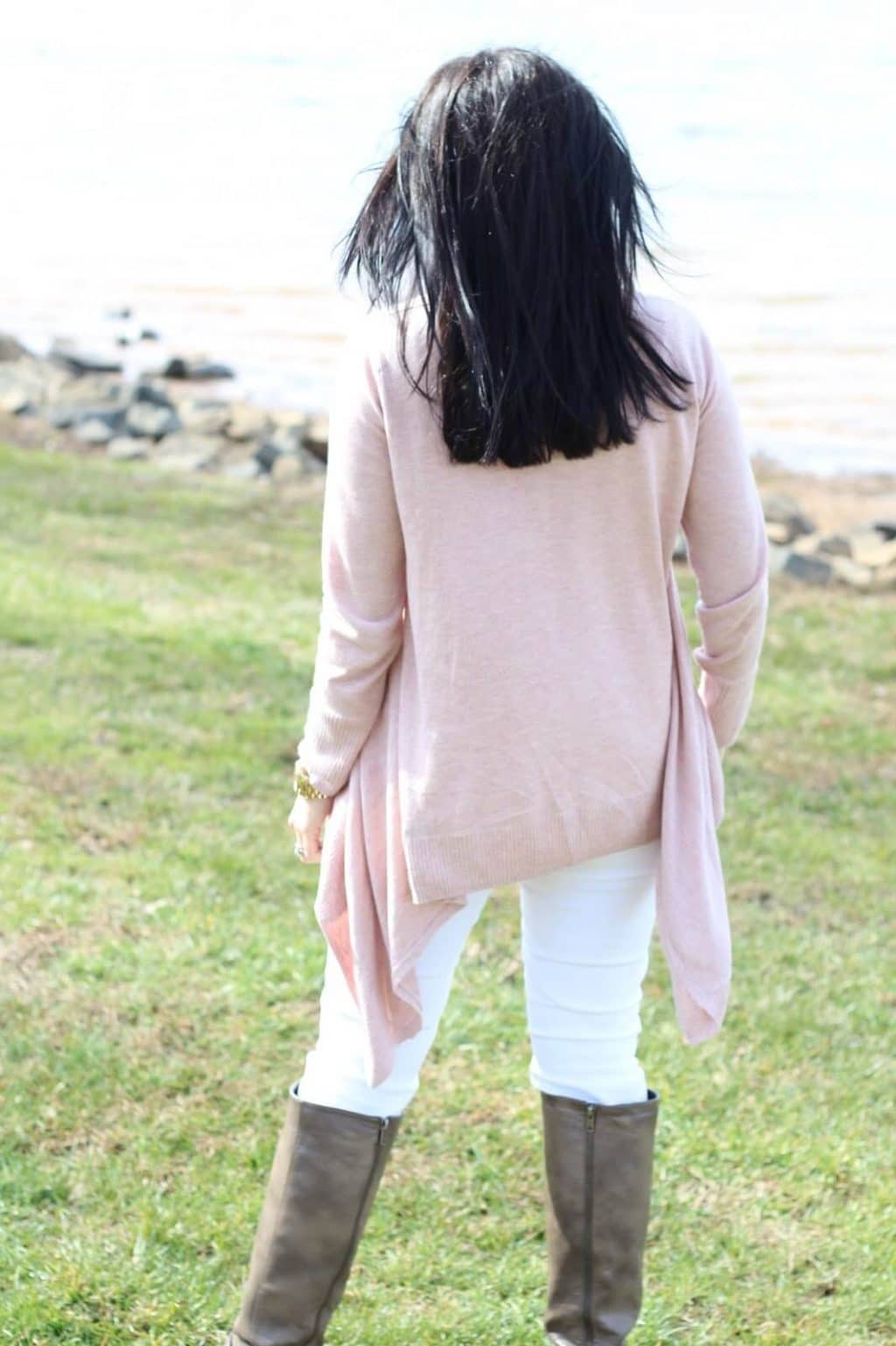 Lake Norman, Pink sweater, white jeans with boots