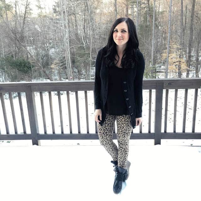 Leopard leggings, snow