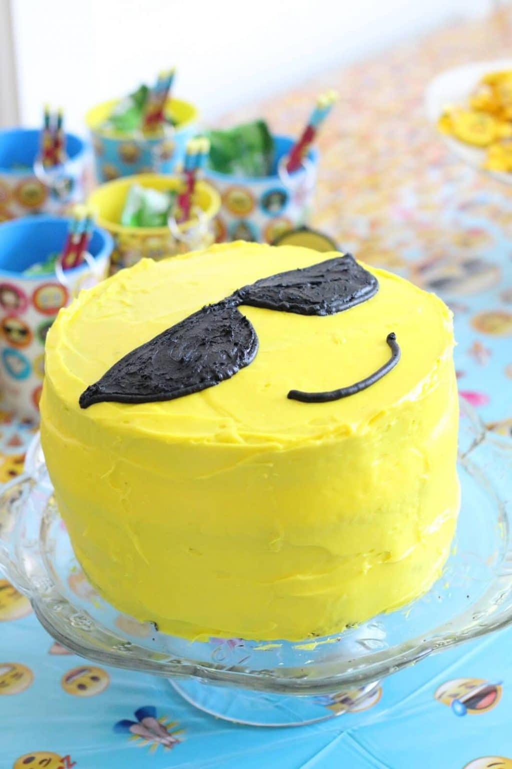 How to DIY Emoji Cake, simple