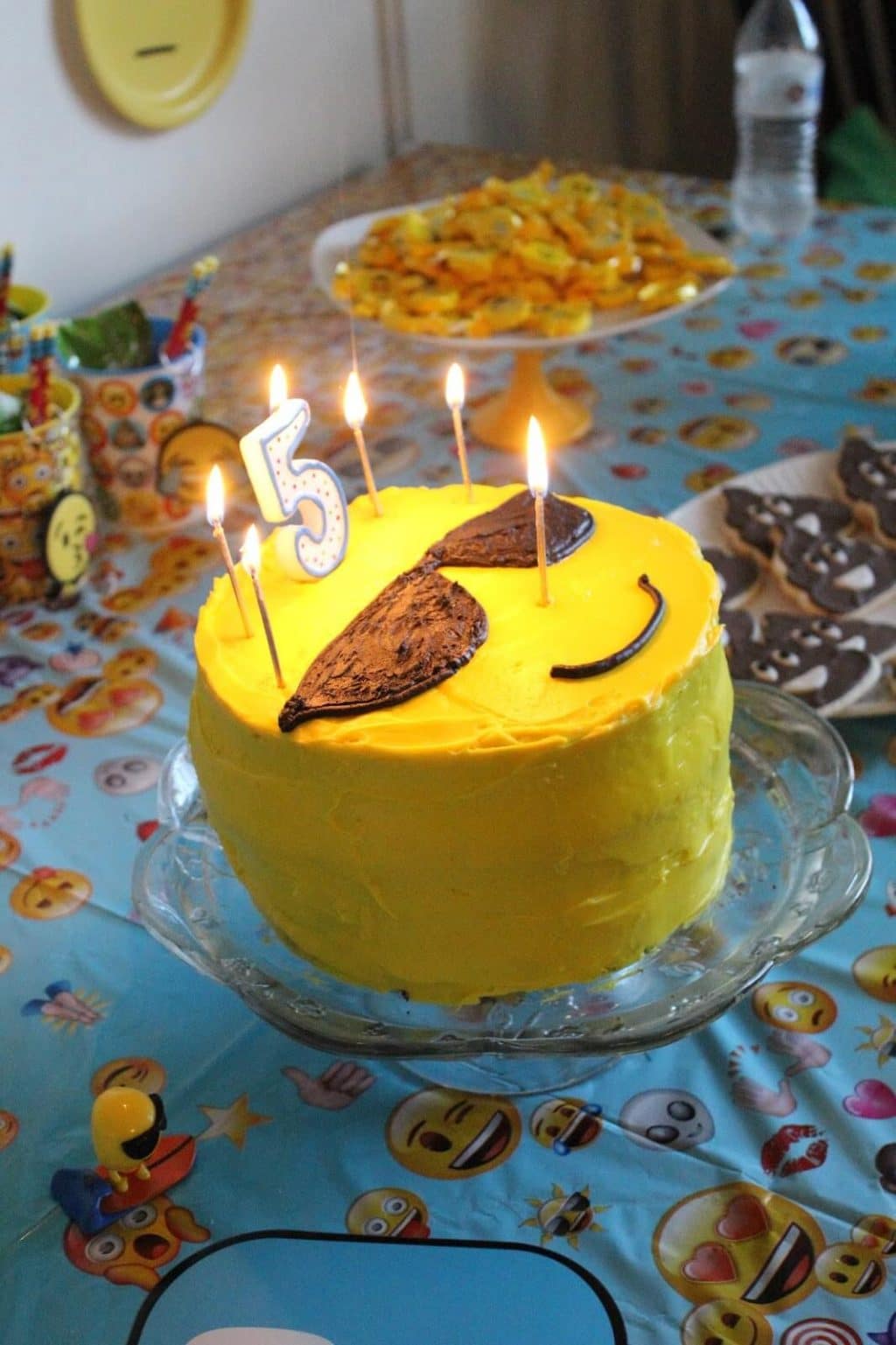 Emoji party cake