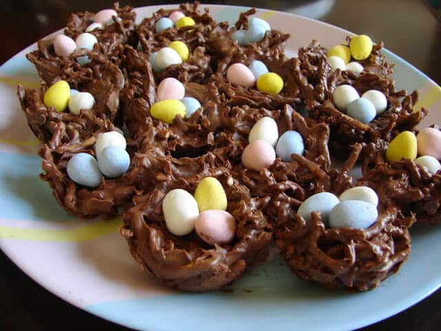 Easter bird's nests via Stilettos and Diapers