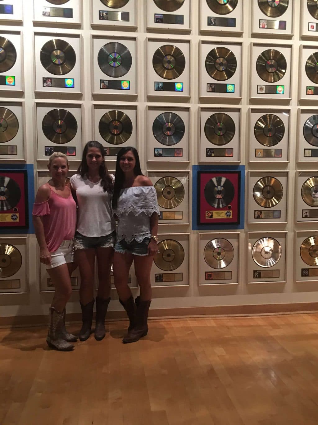 Girls Nashville Trip Country Music Hall of Fame