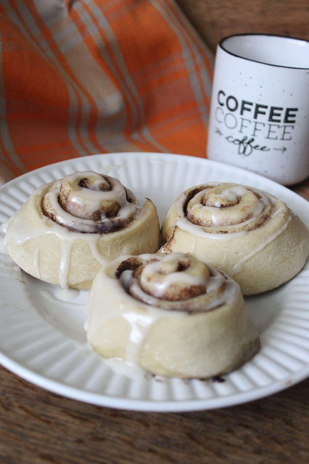 Easy Cinnamon Rolls – Burlap & Barrel