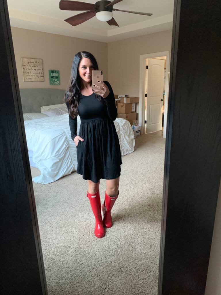 Stilettos and Diapers, Amazon Haul, Molly Wey, Comfortable Dress with Hunter Rainboots