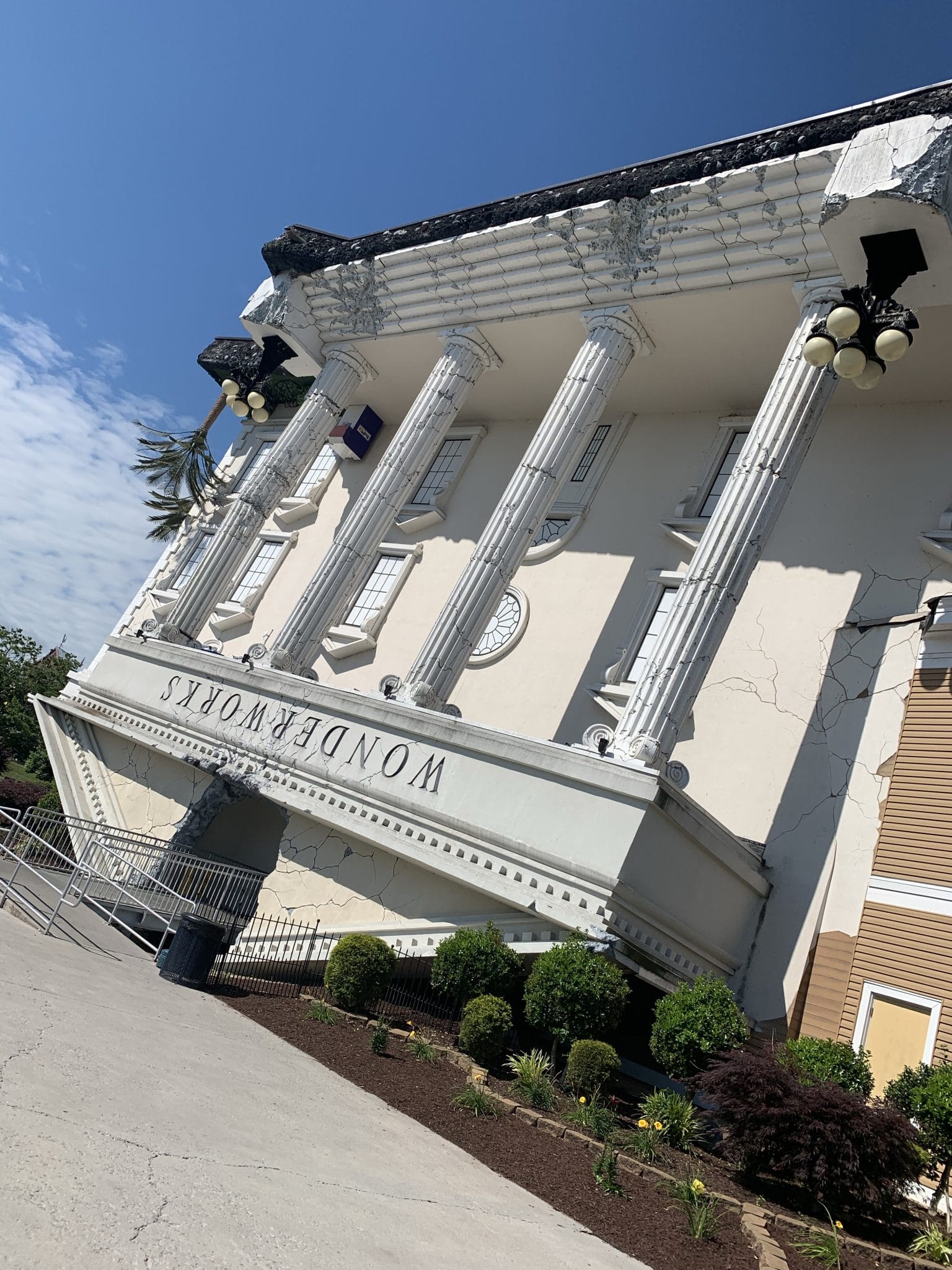 Wonderworks, Pigeon Forge Family Travel Guide, Stilettos and Diapers
