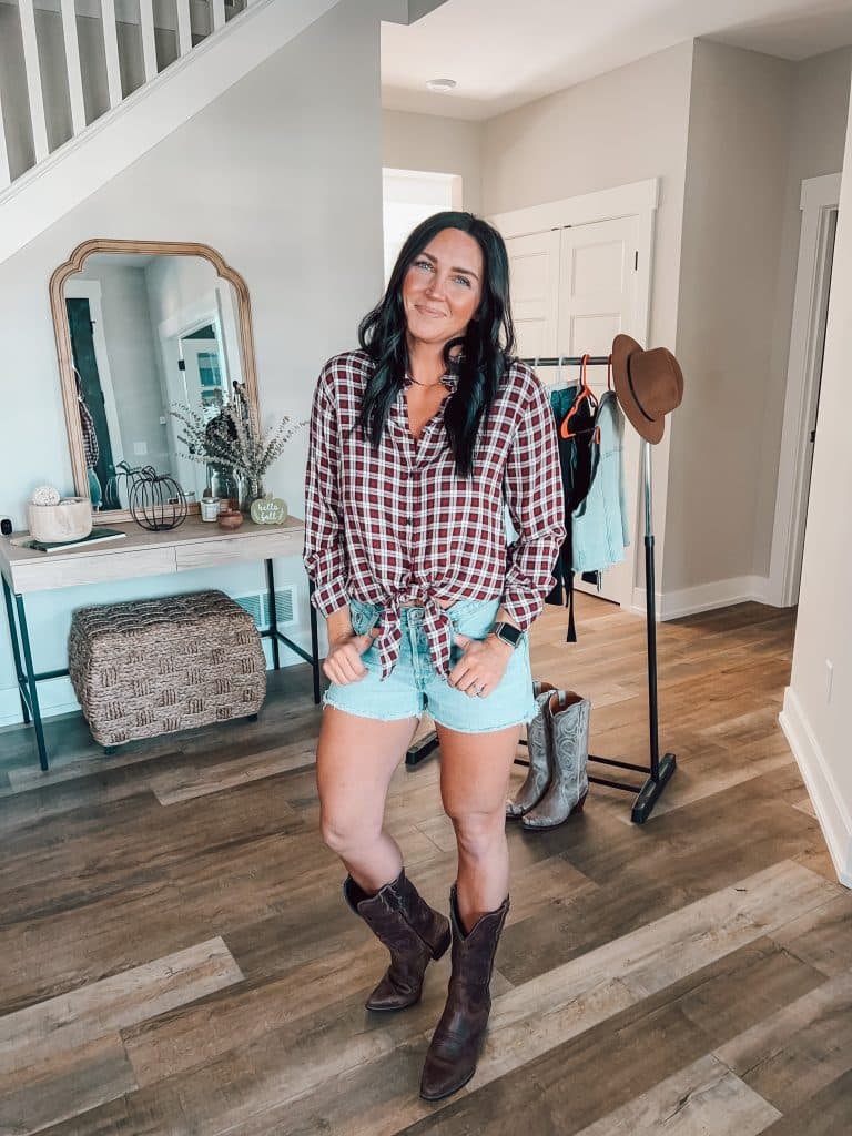 What To Wear to a Fall Country Concert Stilettos & Diapers
