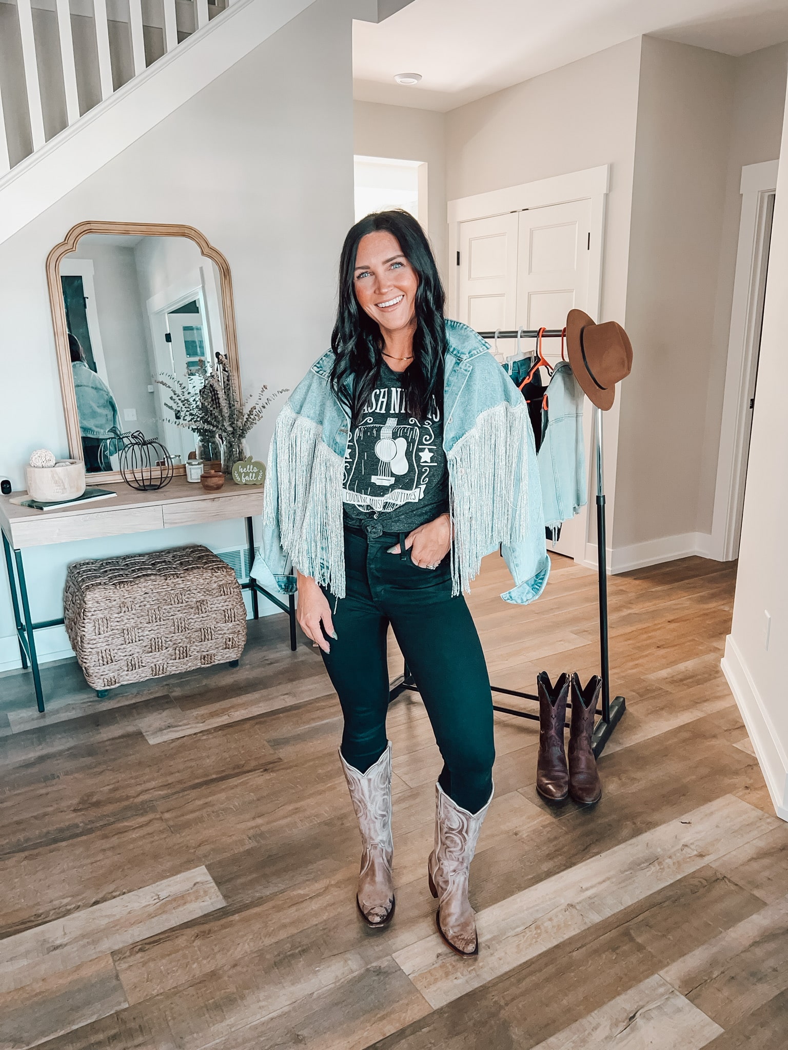 Fall Country Concert Looks, Country concert outfit ideas, Stilettos and Diapers 