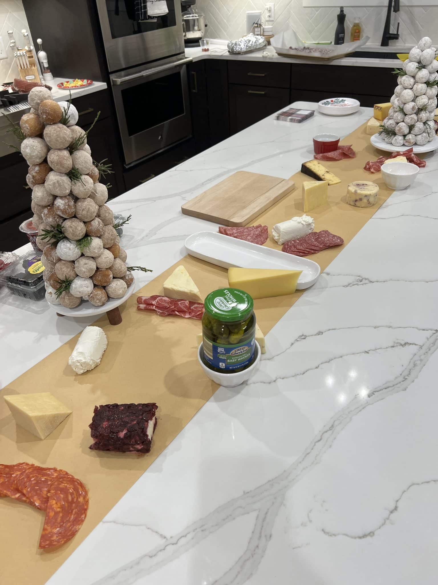 Christmas Charcuterie Board, Christmas Party food, how to create a charcuterie board, Stilettos and Diapers 