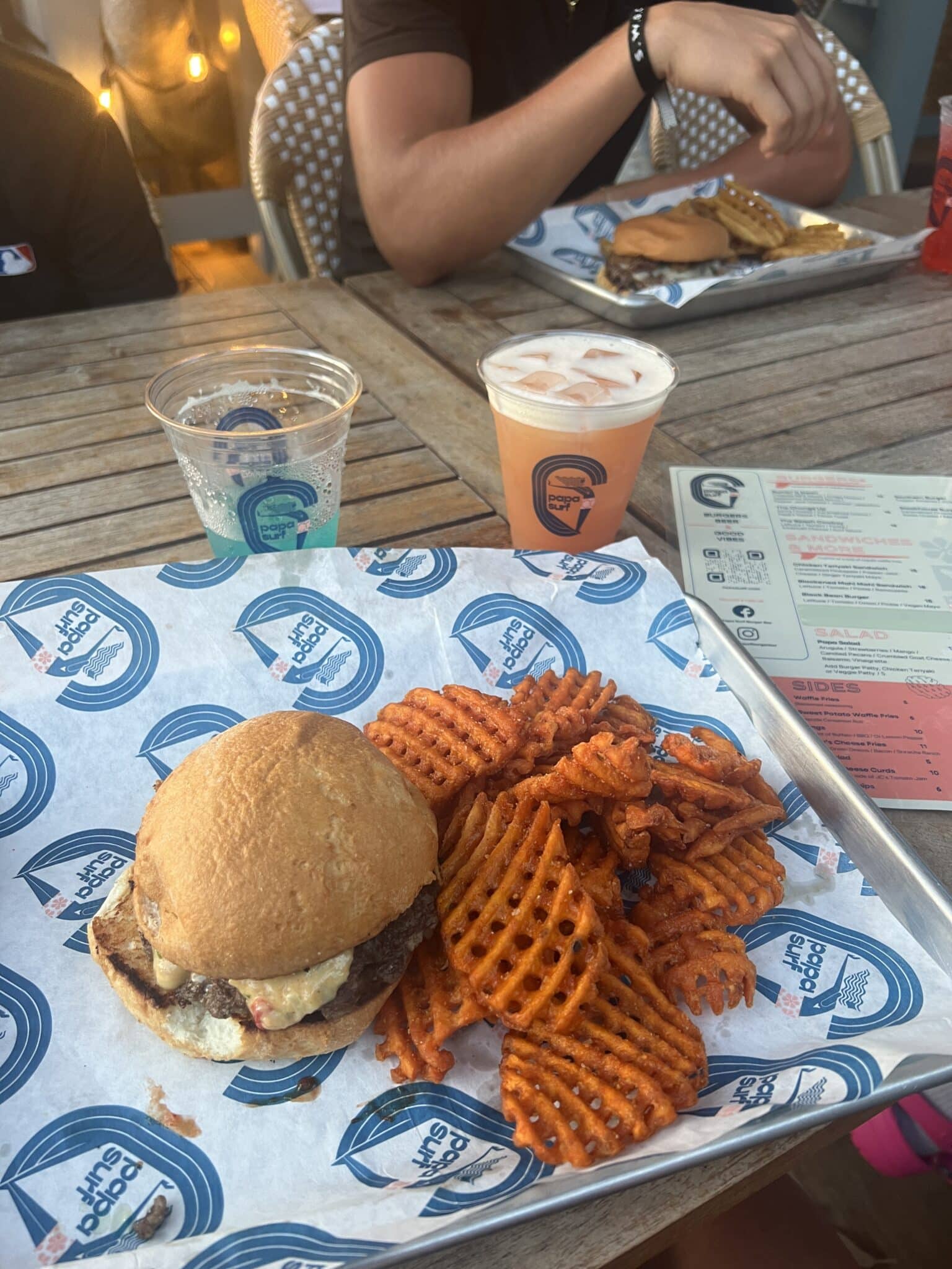 Papa Surf Burger Bar, Blue Mountain Beach, FL, 30A travel guide, jason aldean, brian Kelley