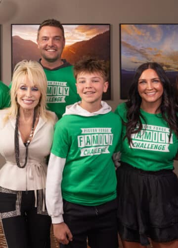Dollywood, Dolly Parton, Pigeon Forge Family Challenge, Stilettos and Diapers, Wey Family, Green Team