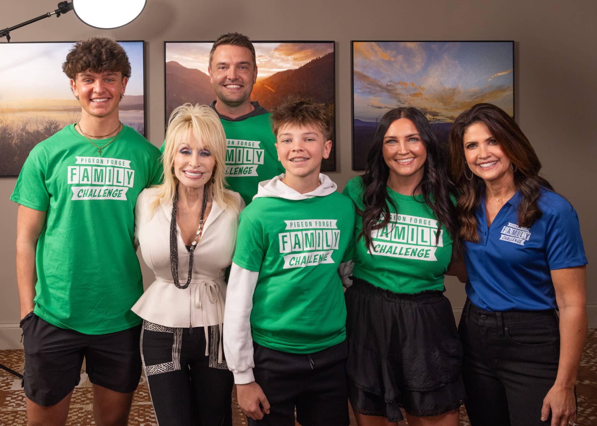 Dollywood, Dolly Parton, Pigeon Forge Family Challenge, Stilettos and Diapers, Wey Family, Green Team