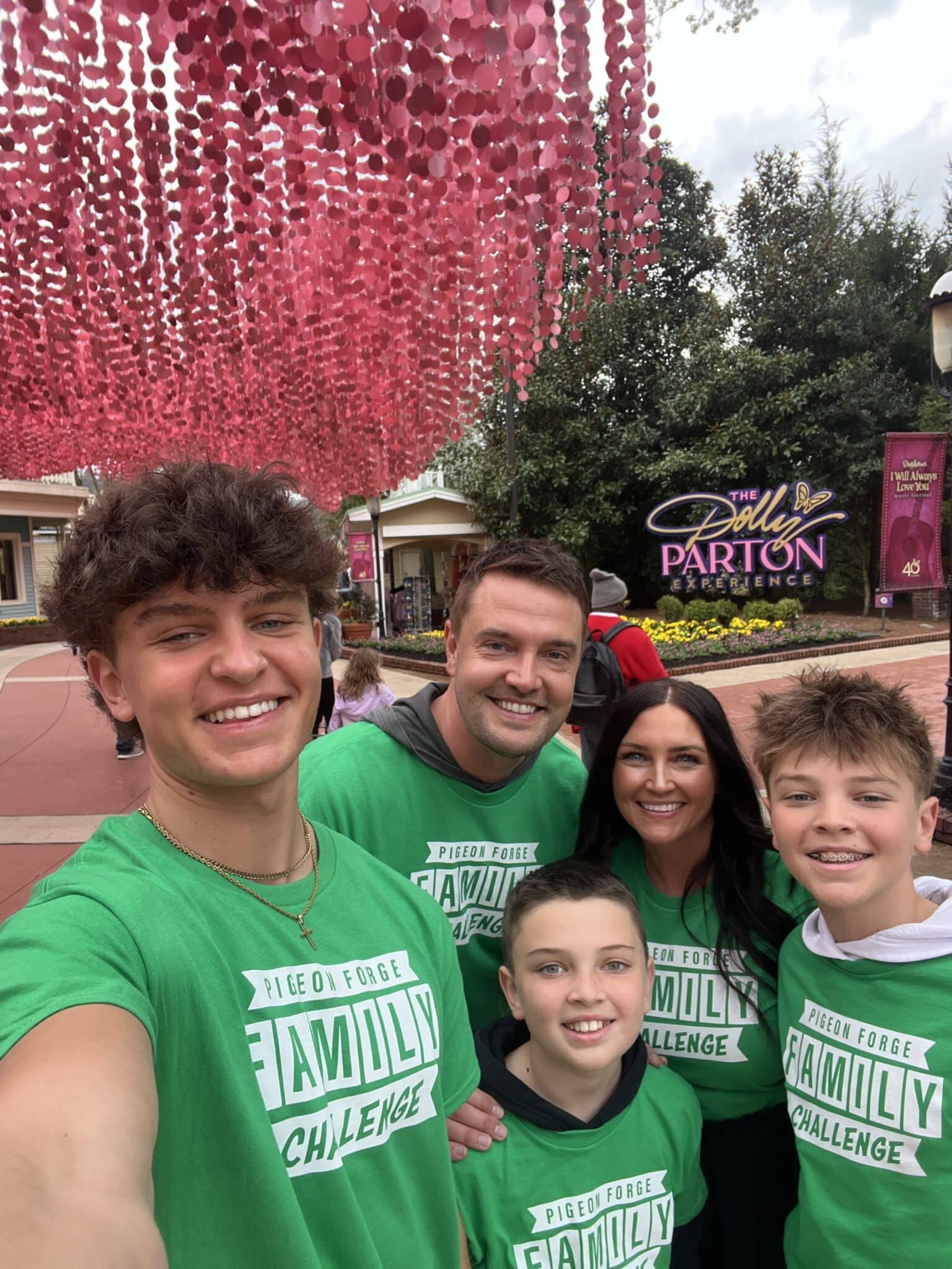Dollywood, Dolly Parton, Pigeon Forge Family Challenge, Stilettos and Diapers, Wey Family, Green Team