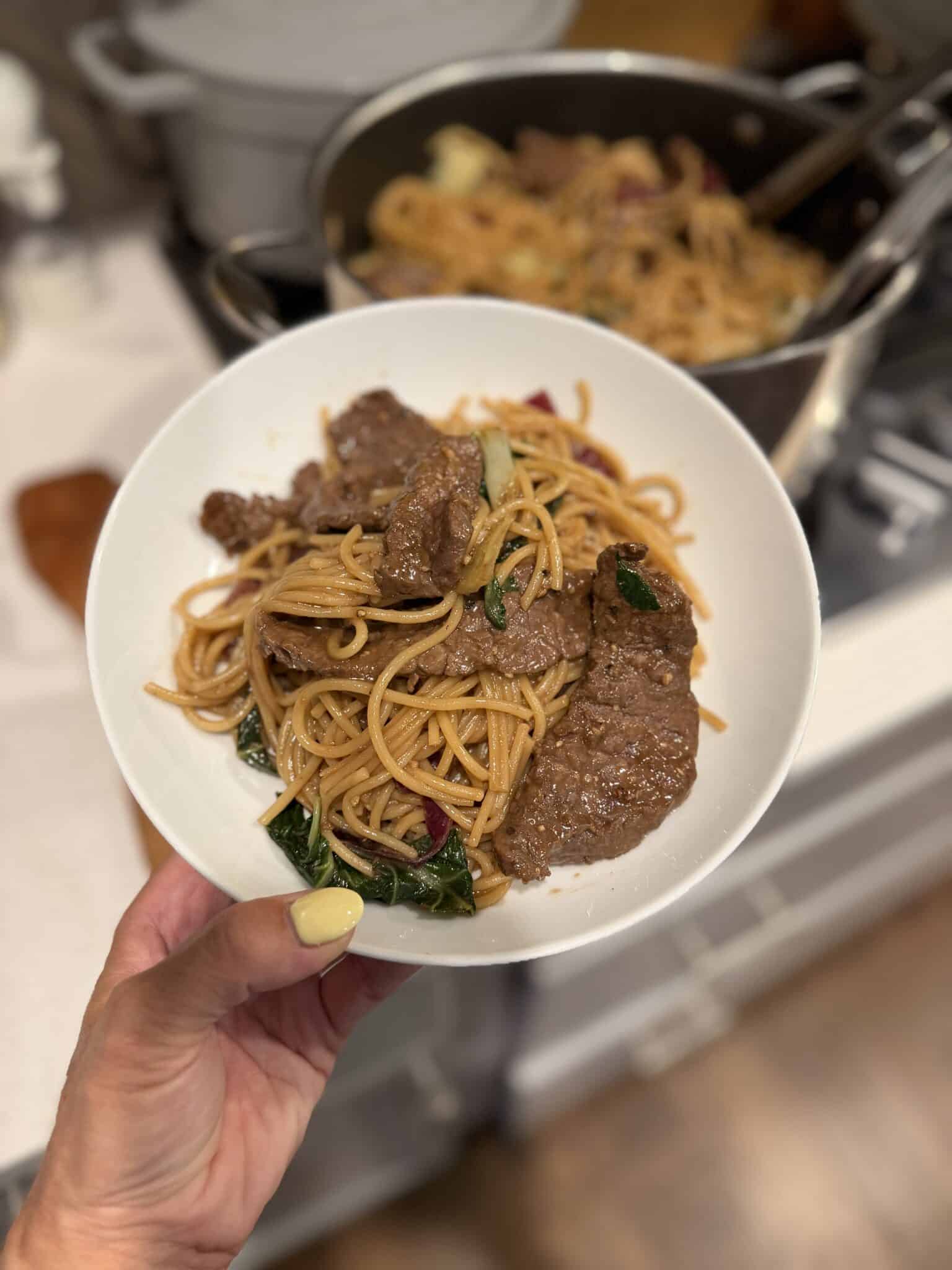 Black Pepper beef noodles, weeknight dinners, 30 minute meals, teen approved dinner, stilettos and diapers