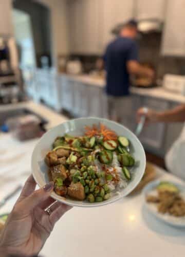 Salmon Bowls, Weeknight family meals, weeknight dinner, easy dinner, stilettos and diapers